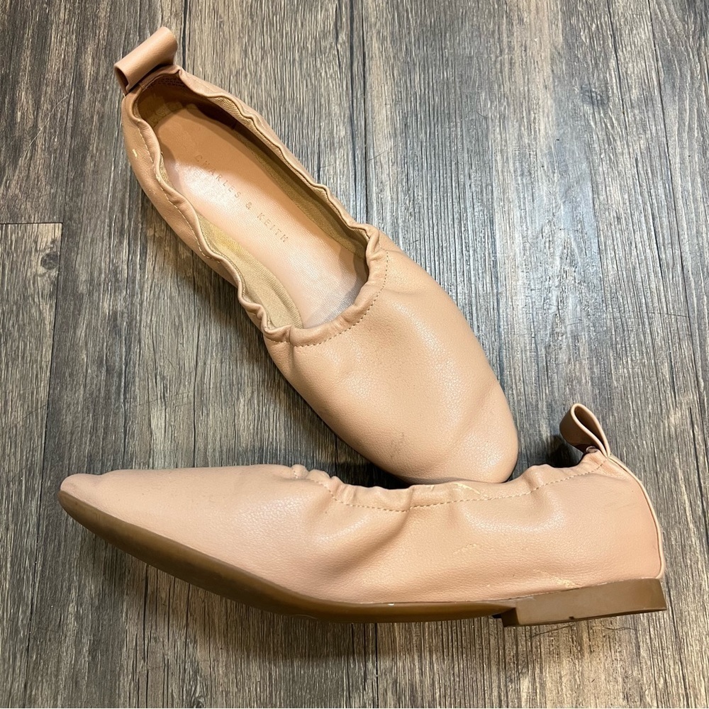 Charles & Keith Ruched Nude Leather Ballerina Flats Slip On Shoes TanSize 6